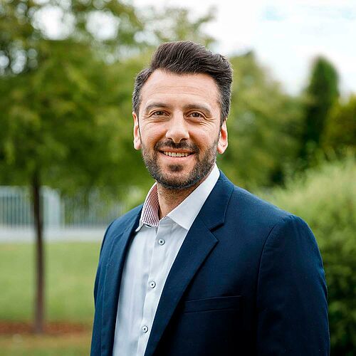 Rabih Mazraani (M.BP.) Rabih Mazraani (M.BP.)