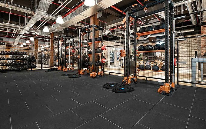 Schwimmender Estrich und Schallschutz im Gold’s Gym Jena