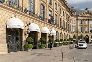 Fassade vom prestigeträchtige Ritz Hotel in Paris.